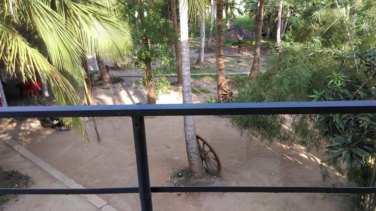 לינה וארוחת בוקר אנוראדפורה Coconut Park מראה חיצוני תמונה